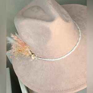 Light Pink Adjustable wide brim feminine Fedora New, Never Worn